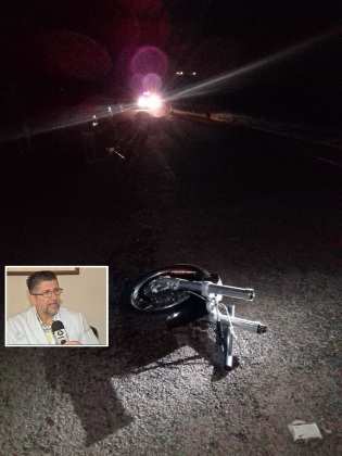Com o impacto da batida, a moto ficou destruída. O corpo do médico foi arremessado a alguns metros.