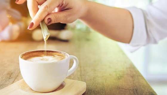 Revisão de estudos indica que não há benefícios ou malefícios no consumo de adoçantes