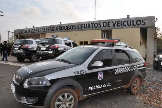 O corolla da família Faissal foi encontrado na rua por policiais da Derrfva.
