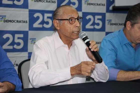 Júlio Campos deve assumir o comando do Democratas com a saída de Fábio Garcia.