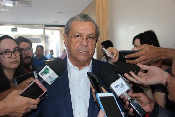 O senador argumenta que em nenhum momento Queiroga prometeu doses a Cuiabá