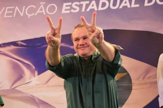 Convenção do PR oficializou a candidatura de Wellington Fagundes (PR) ao Governo do Estado.