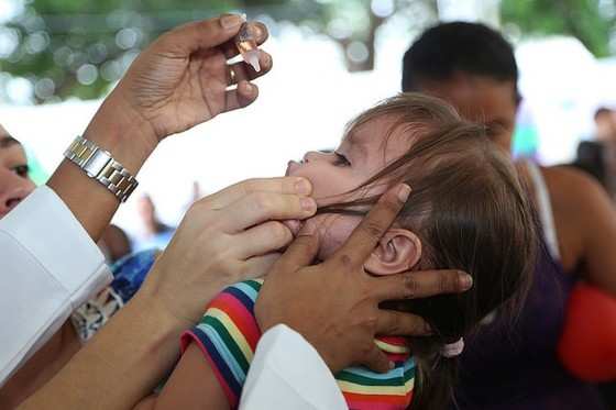 Dia 'D' contra a pólio e o sarampo ocorre neste sábado (18) em todas as unidades de saúde.