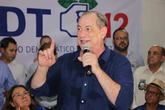 Ciro Gomes afirmou que caso a política proposta pelo presidenciável Jair Bolsonaro fosse seguida, o agronegócio iria à falência em menos de um ano.