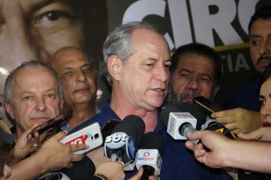 O candidato a presidente da República, Ciro Gomes esteve em Cuiabá nesta sexta-feira (24).