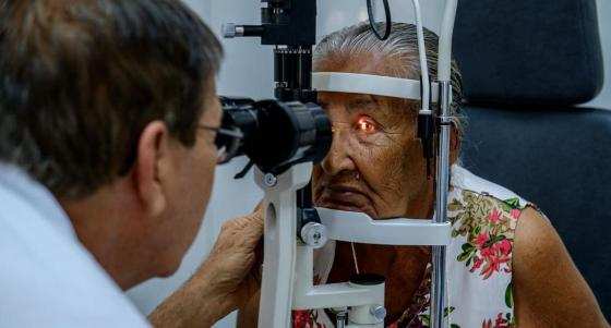 Um paciente atendido pela Caravana da Transformação alegou que ficou cego de um olho após passar por cirurgia.