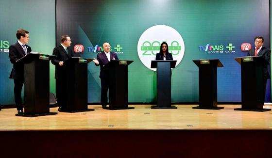 Os candidatos ao Governo do Estado se reuniram no domingo (16) para participar do debate promovido pela TV Mais News, afiliada da TV Cultura.