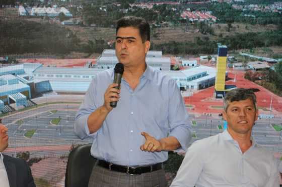 Emanuel Pinheiro apontou diversas obras inacabadas deixadas pela gestão do ex-prefeito Mauro Mendes.