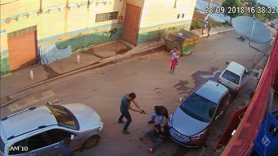 O bandido foi baleado ao reagir à abordagem dos policiais.