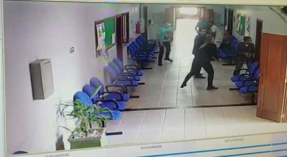 O crime aconteceu na tarde de segunda-feira (1º) dentro do gabinete do juiz Carlos Eduardo de Moraes.