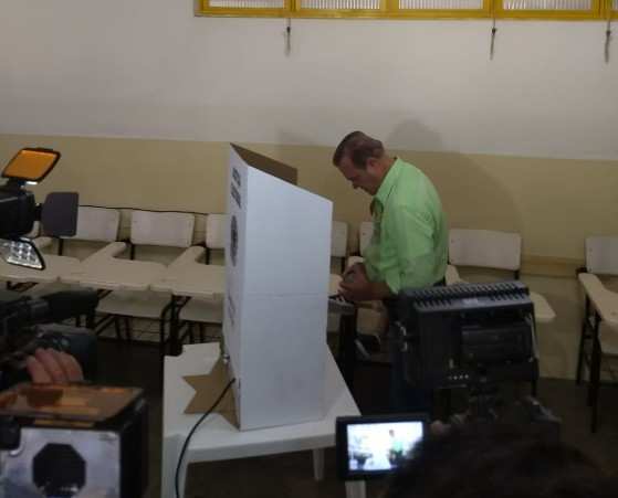 Wellington Fagundes disputou o Governo do Estado no domingo e retomou os trabalhos de senador nesta segunda-feira.