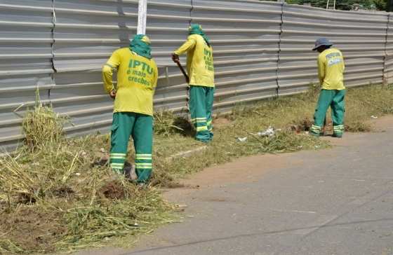 Presos farão serviços de conservação e limpeza das vias públicas e de jardinagem