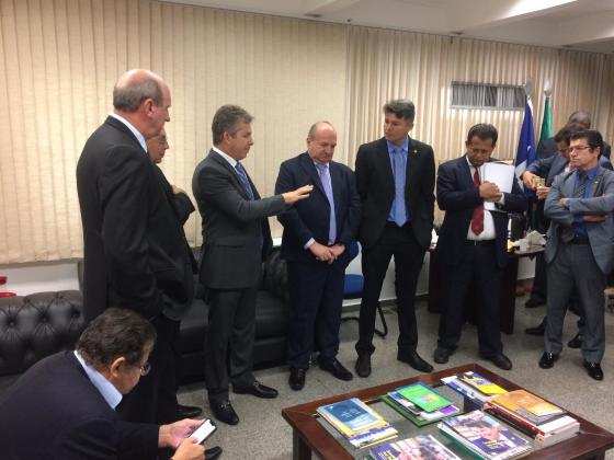 Mauro Mendes esteve reunido com a bancada federal nesta terça-feira em Brasília.