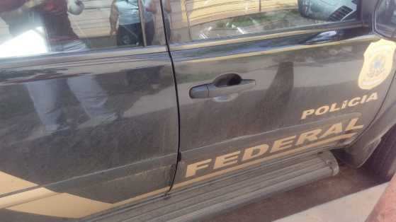 Polícia Federal cumpriu mandados de busca e apreensão nesta quinta-feira (13).