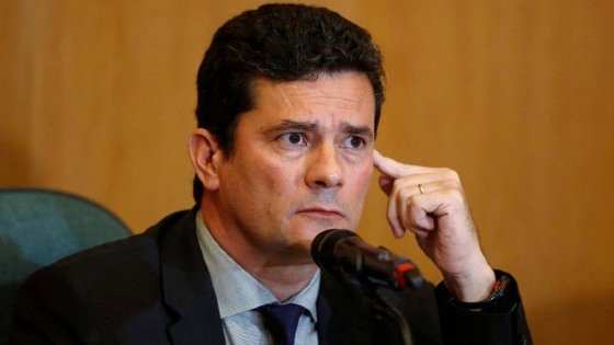 Moro deixa o cargo porque aceitou o convite do presidente eleito Jair Bolsonaro (PSL) para chefiar o Ministério da Justiça e Segurança Pública