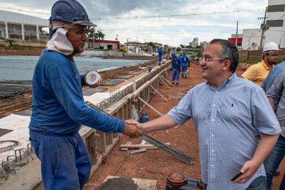 O governador Pedro Taques visitou a trincheira da estrada da Guia e publicou em suas redes sociais.