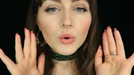 Sophie Michelle sussurrando e faturando 