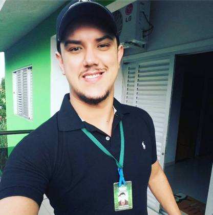 O corpo do jovem foi encontrado por amigos que o acompanhavam na viagem.