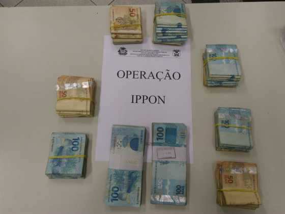 Dinheiro apreendido na casa de servidora da Prefeitura de Cuiabá