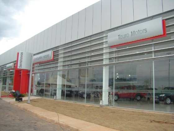  Tauro Motors teve problemas financeiros após Dilma Rousseff ser reeleita; vendas caíram 25% nos anos de 2015 e 2016.