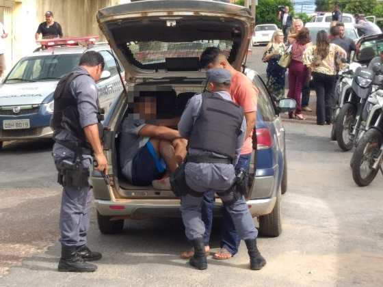 Três bandidos foram presos e dois mortos pela PM durante a ação.