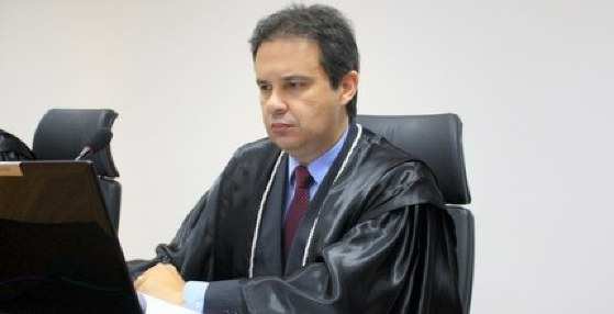 O juiz Agamenon Alcântara Moreno Júnior negou o restabelecimento de um terço do salário e da verba indenizatória de Farley Moutinho.