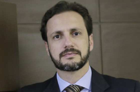 MARIO FERNANDO DA SILVA CASTILHO é advogado, pós-graduado em Direito Civil e Processo Civil e em Direito Tributário.