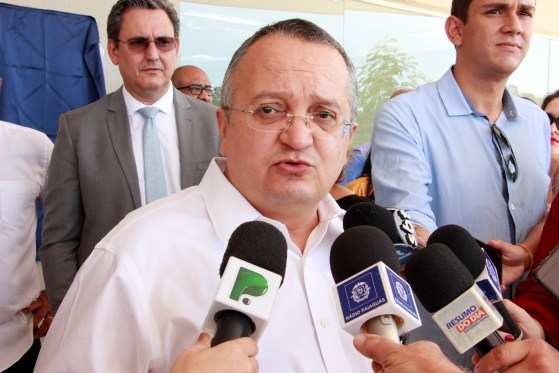 Os 7 juízes do TRE votaram pelo indeferimento de Pedro Taques