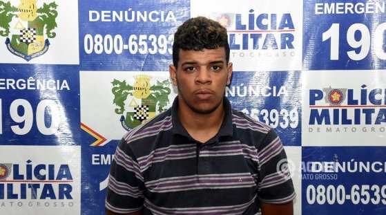 O criminoso foi reconhecido pelo policial como sendo autor do crime.