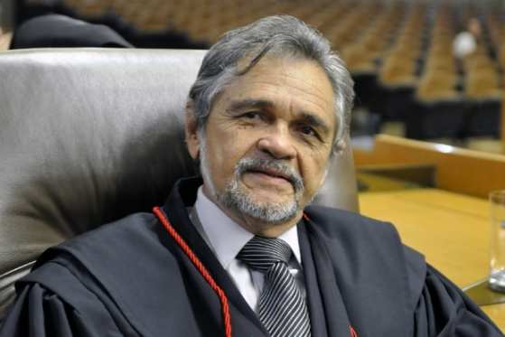 Desembargador Teomar Oliveira faleceu na manhã desta sexta-feira.