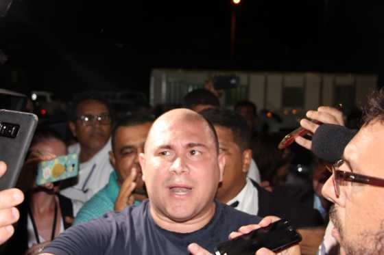 Abílio Júnior estava filmando a casa do prefeito Emanuel Pinheiro e teria xingado o motorista.