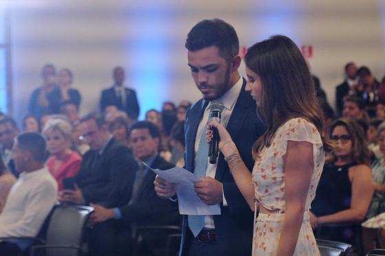 Filho de Mauro fez discurso durante posse.