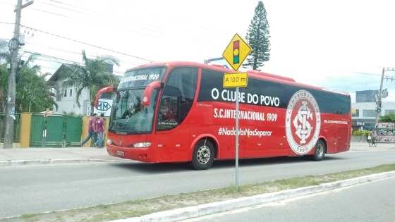O ônibus do Inter chegará Cuiabá com a as taças do Mundial de 2006 e das Libertadores de 2006 e 2010