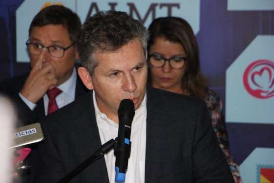 Declaração do governador Mauro Mendes demonstrou irritação com insistência por proposta de aumento para a Educação.