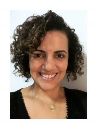 Ana Claudia Aparecida Lisboa é Analista Administrativo da Área Meio do Executivo, Advogada, Especialista em Direito Administrativo