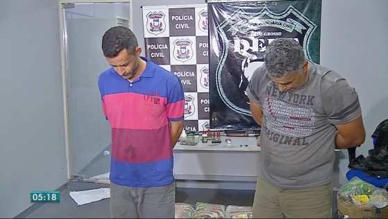 Alexandre Moreira Gonçalves (à esquerda)  e Valmir Moreira Coutinho foram presos no Bairro Três Américas. 