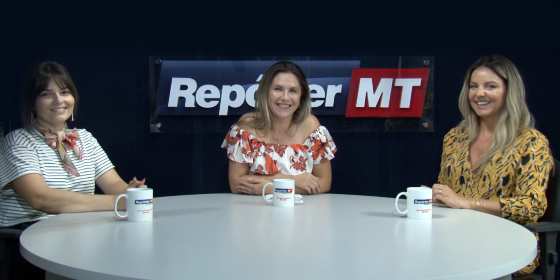 Angela Dall'Astra (à esquerda), Ana Cristina (Centro) e Aline Bortoli (à direita) na bancada do RepórterMT.