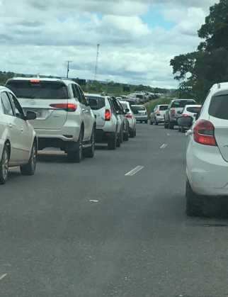 O congestionamento atingiu, principalmente, a rotatória da MT-251 com a MT-351, Estrada do Manso..