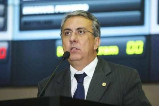 Professor Adriano Silva já atuou como deputado estadual