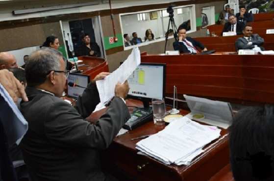 O requerimento conta com o aval de todos os 25 vereadores
