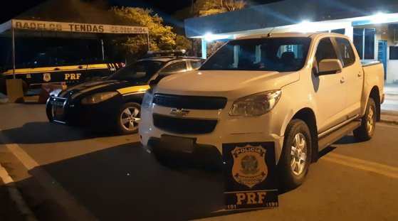 O veículo foi recuperado em Cáceres pela PRF.
