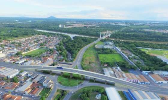 Licitação previa a construção de dois viadutos.