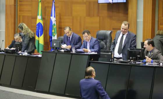 Depois de muita discussão em plenário, deputados aprovaram mensagem do Executivo.