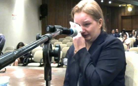 Vídeo mostra Elize Matsunaga chorando enquando respondia às perguntas do juiz