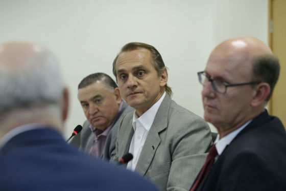 Deputados Nininho (à esquerda), Wilson Santos (centro) e Carlos Avalone.
