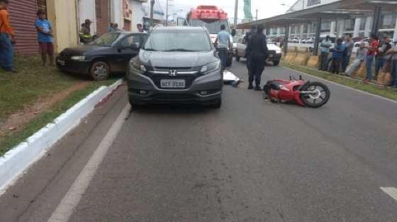 O acidente fatal aconteceu em frente à loja Havan na tarde desta segunda-feira (13).