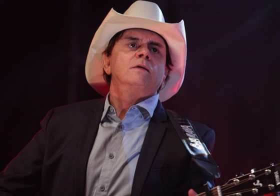 Cantor vai participar do lançamento do programa com