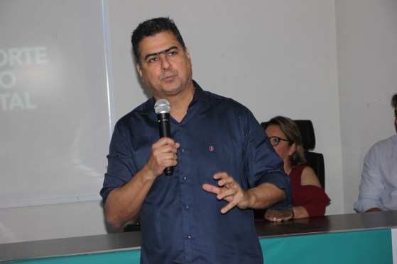 Emanuel Pinheiro intitulou-se pai da obra por ter conseguido finalizá-la.