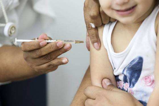 Foco é imunizar crianças e combater boatos