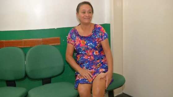 Maria Rodrigues, 55 anos, foi atingida por duas balas perdidas.